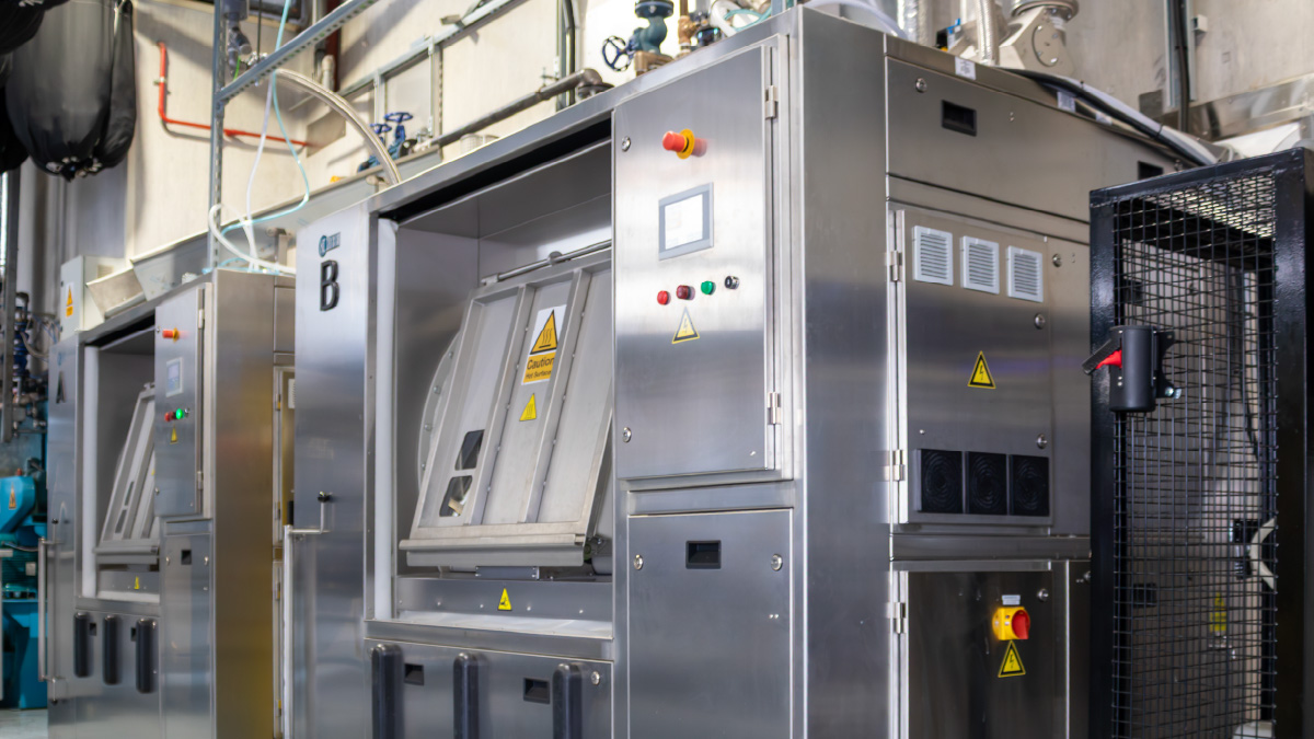 Micronclean invests £300,000 in state-of-the-art industrial washing machines at its Class 4 cleanroom laundry in Skegness